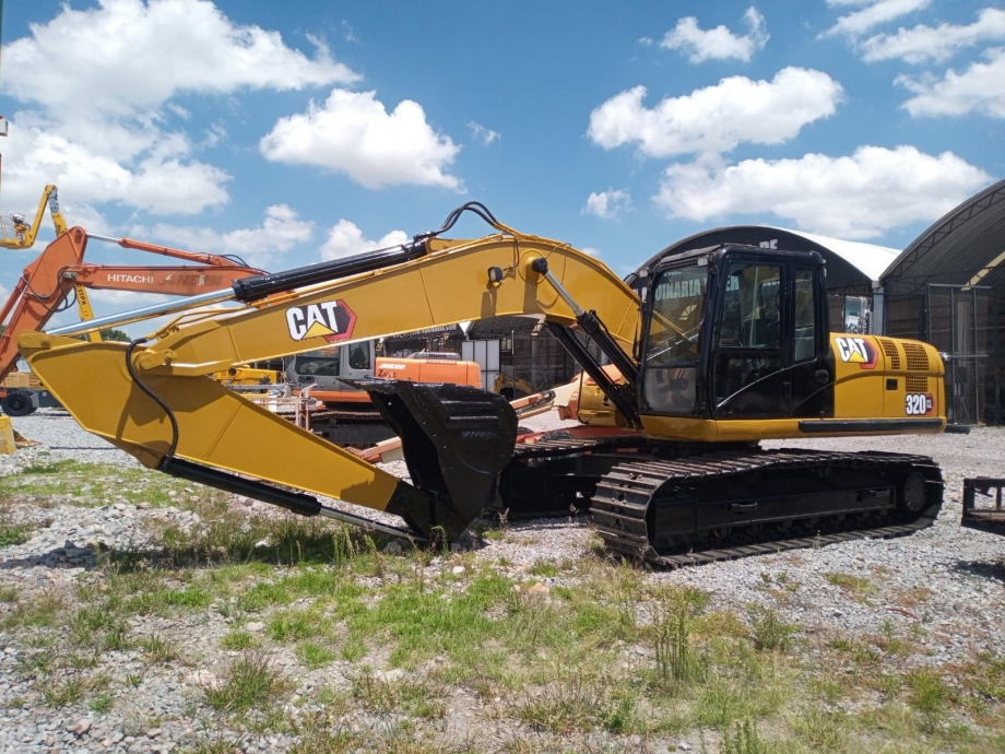 CATERPILLAR Modelo 320CL A-317