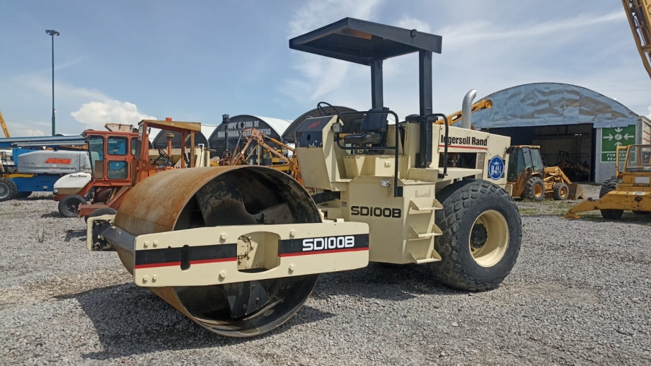 VIBROCOMPACTADOR INGERSOLL RAND SD100B
