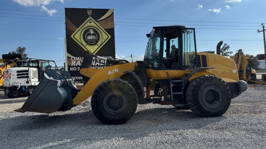 Cargadores Frontales CASE 821E