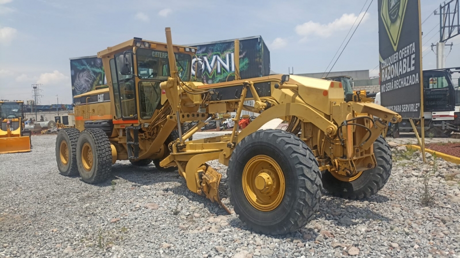 MOTONIVELADORA CAT 143H
