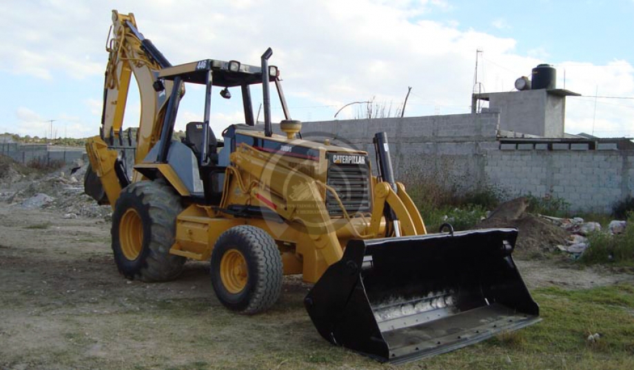 RETROEXCAVADORA CATERPILLAR 446 B